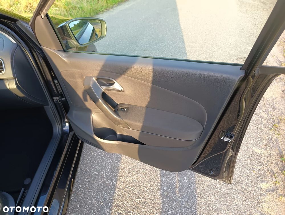 Volkswagen Polo 1.4 16V Comfortline - 16