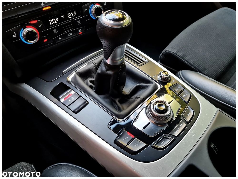 Audi A4 Avant 2.0 TDI DPF clean diesel quattro S line Sportpaket - 26