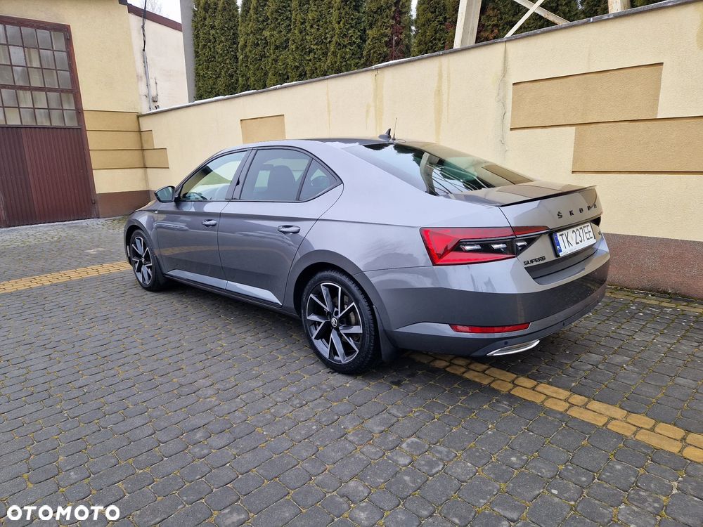 Skoda Superb 2.0 TDI SCR Sportline DSG - 8