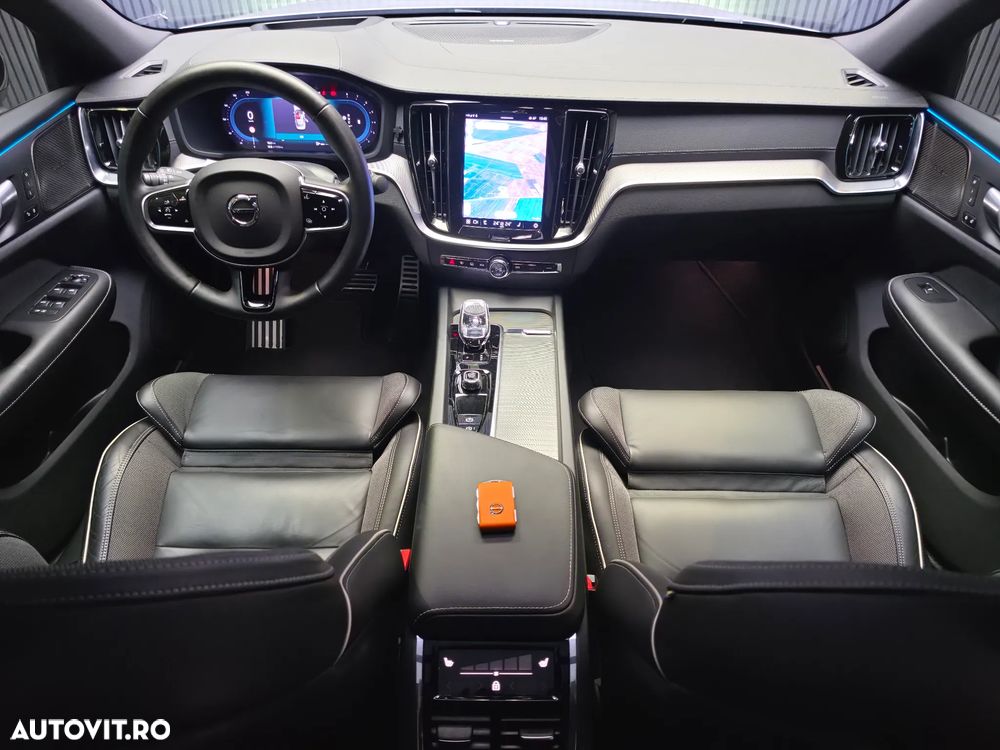 Volvo S60 B5 B AWD Ultimate Dark - 28