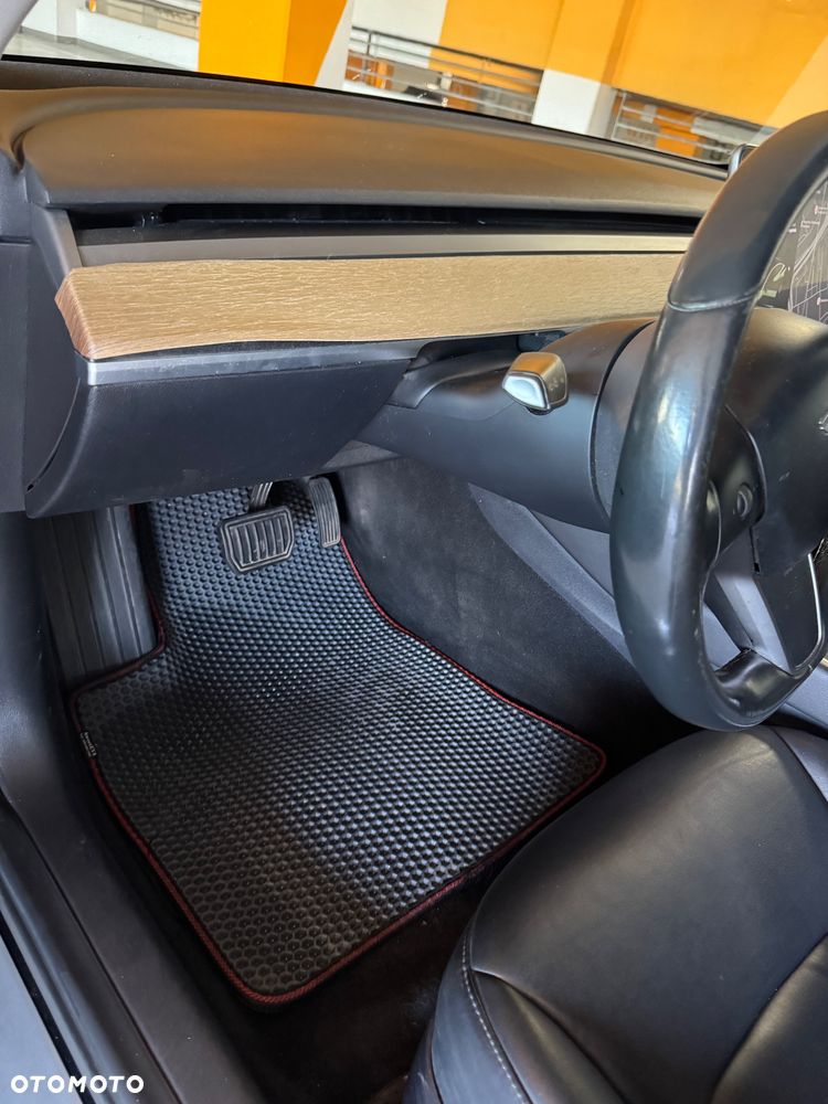 Tesla Model 3 Long Range AWD - 17