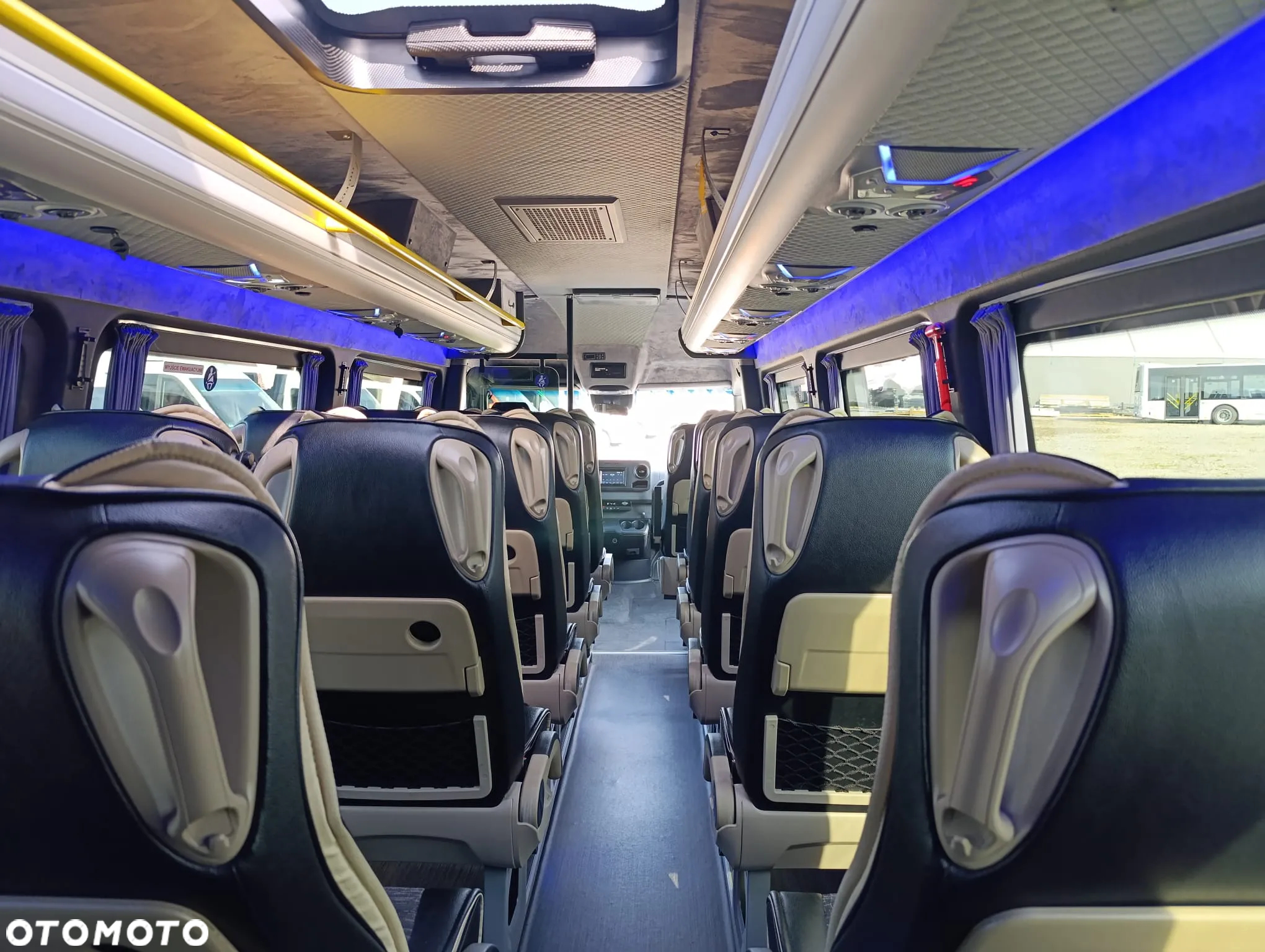 Mercedes-Benz Sprinter 517 - 23