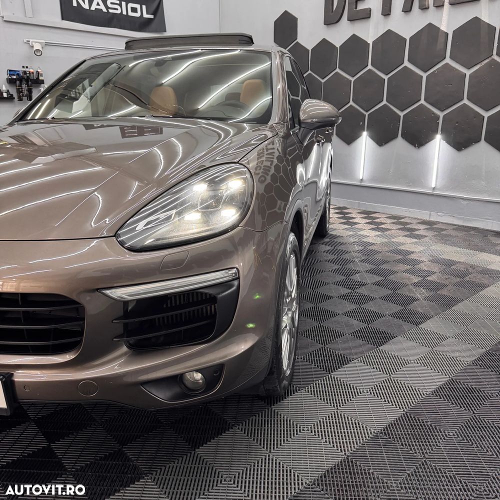 Porsche Cayenne - 19