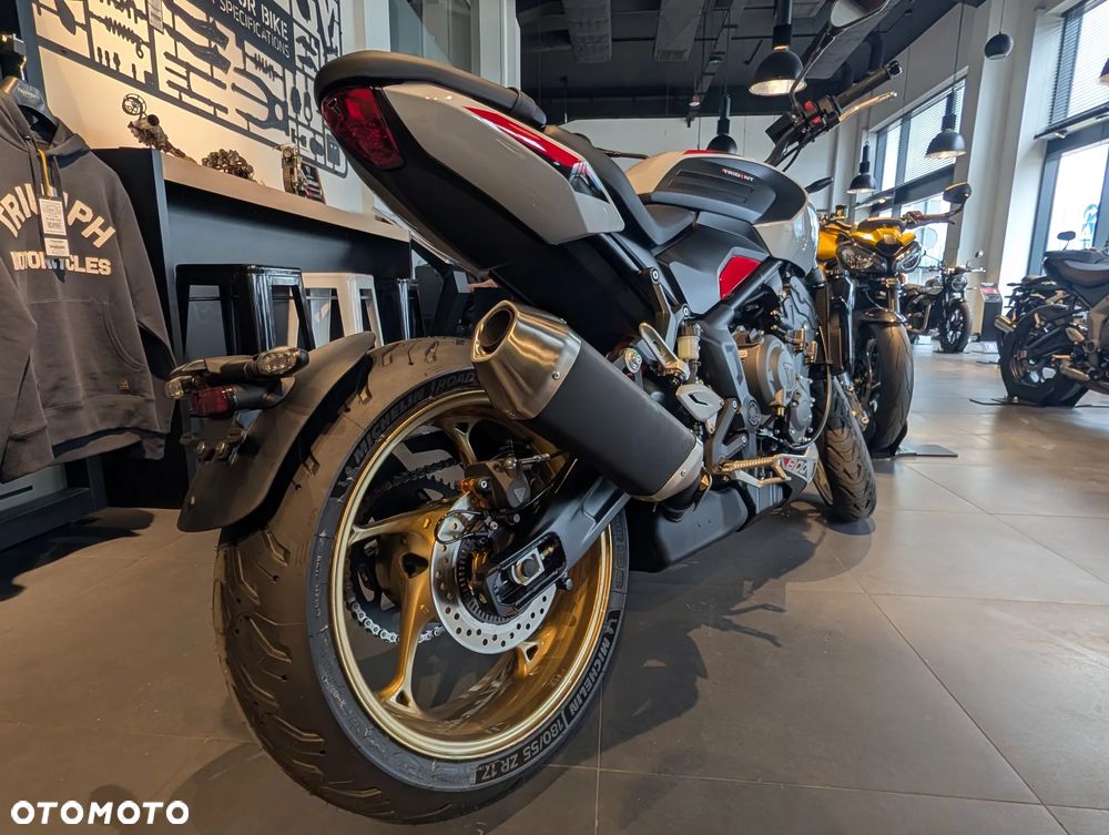 Triumph Trident - 8