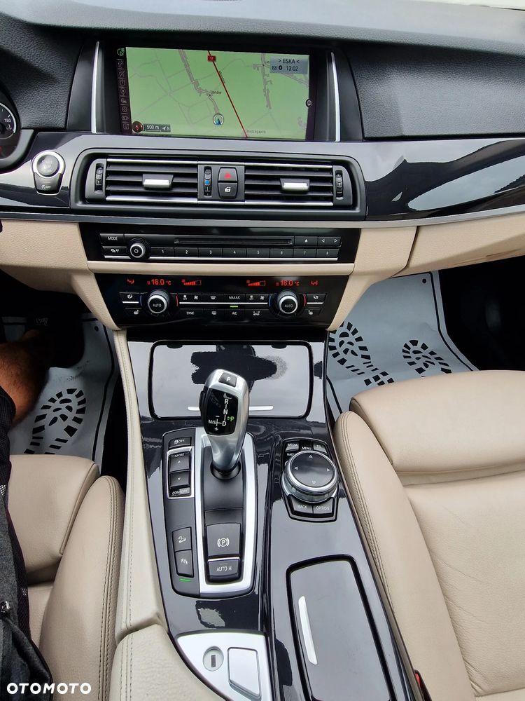 BMW Seria 5 520d xDrive - 22