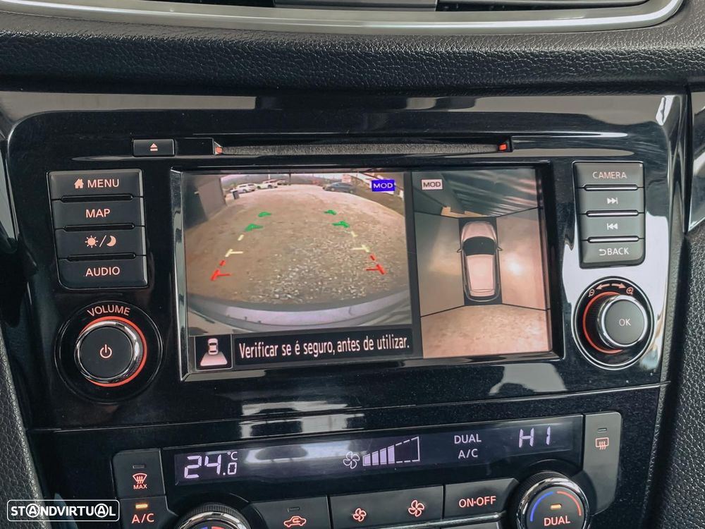 Nissan Qashqai 1.5 dCi N-Connecta J18 - 12