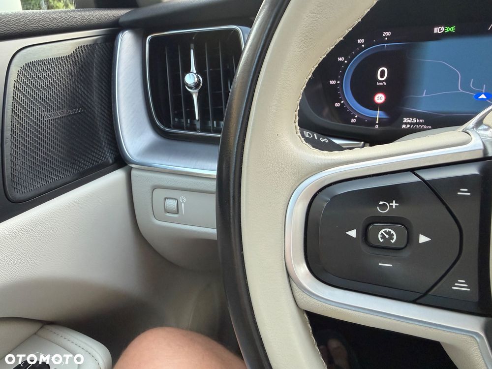 Volvo XC 60 B4 D AWD Plus Bright - 37