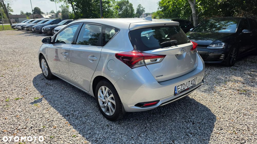 Toyota Auris 1.6 Dynamic - 5