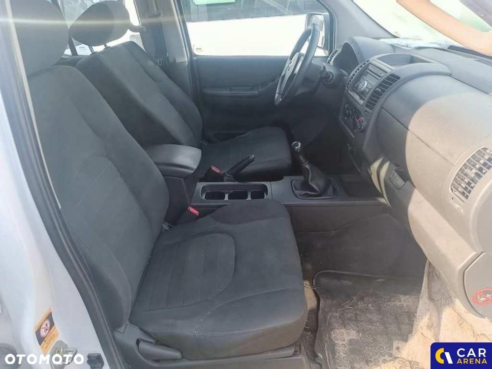 Nissan Navara 2.5 D XE 140 - 26