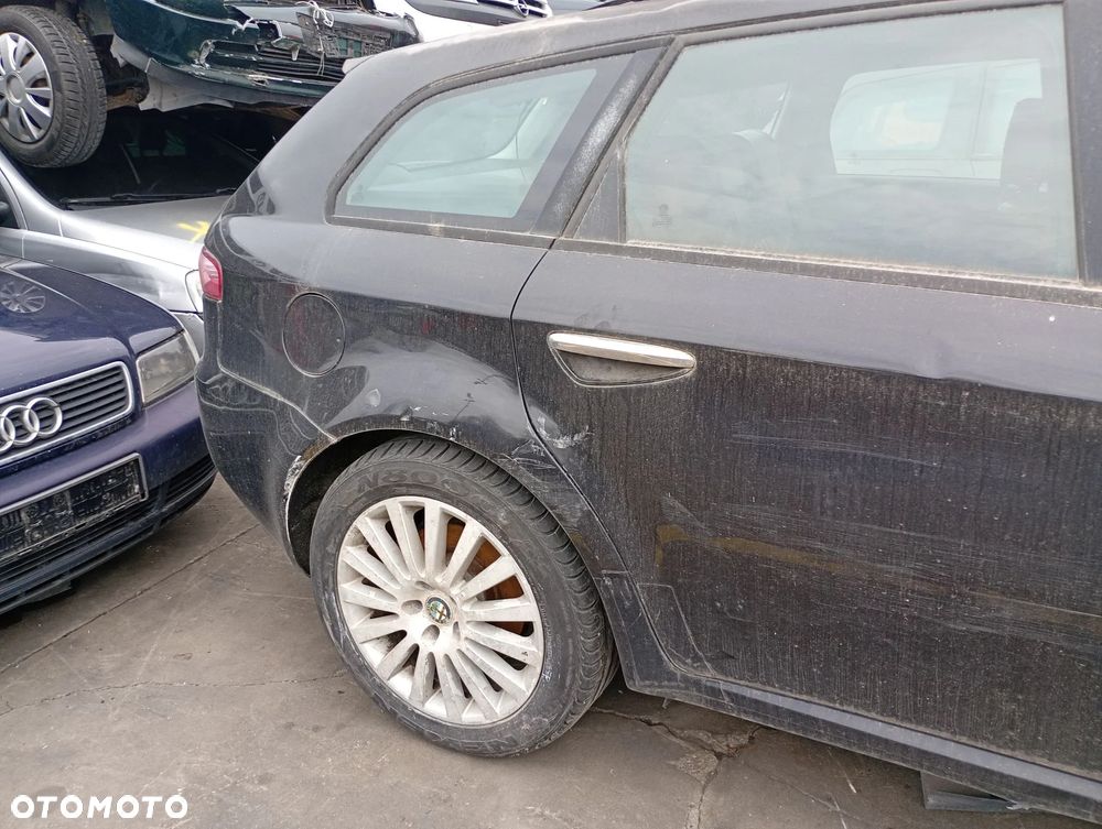 ALFA ROMEO 159 2.4 JTDM KOMBI LAMPA TYŁ TYLNA PRAWA LEWA - 10