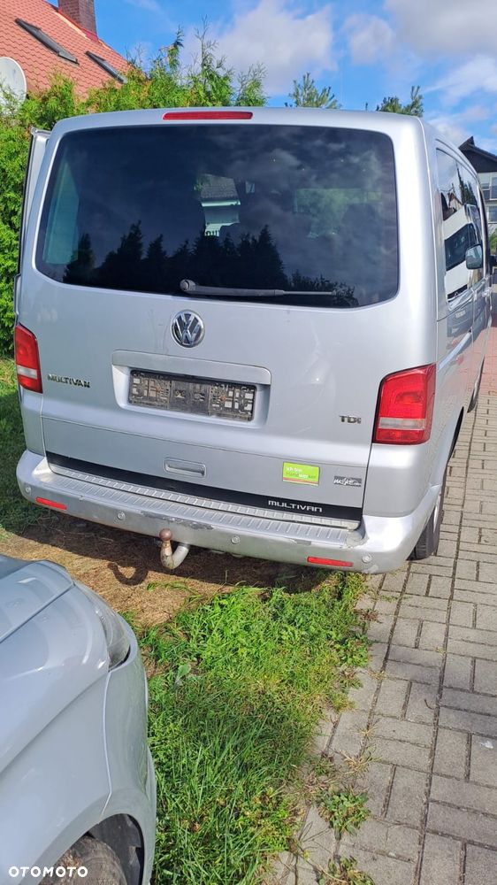 Volkswagen Multivan - 15