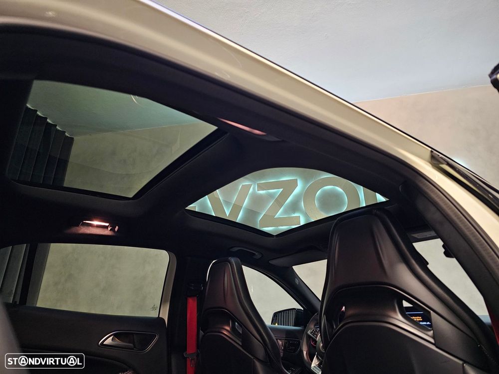 Mercedes-Benz GLA 45 AMG 4Matic Speedshift 7G-DCT - 28