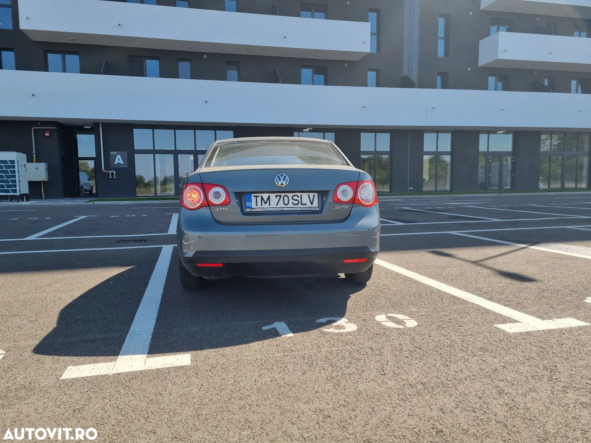 Volkswagen Jetta 2.0 TDI Comfortline - 12
