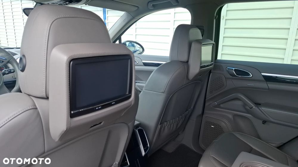 Porsche Cayenne - 7