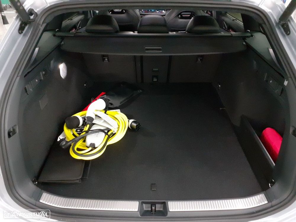 VW Passat Variant 1.5 TSI eHybrid R-Line DSG - 23