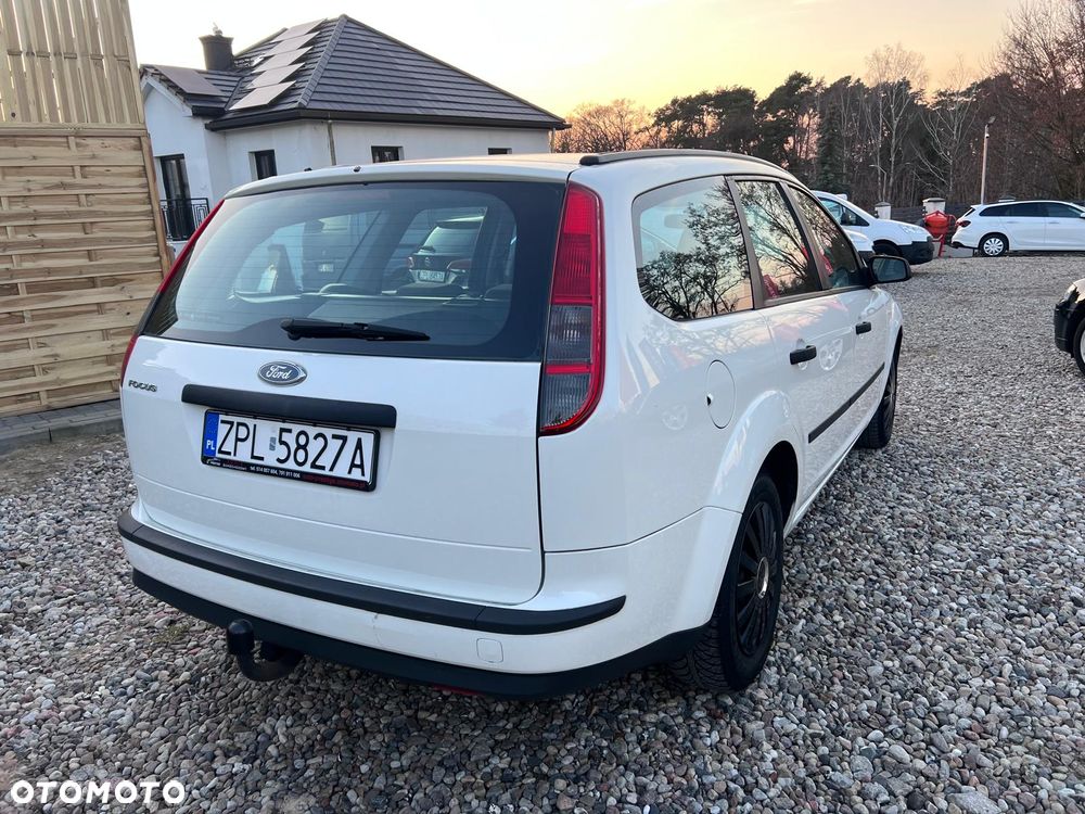 Ford Focus 1.4 Ambiente - 8