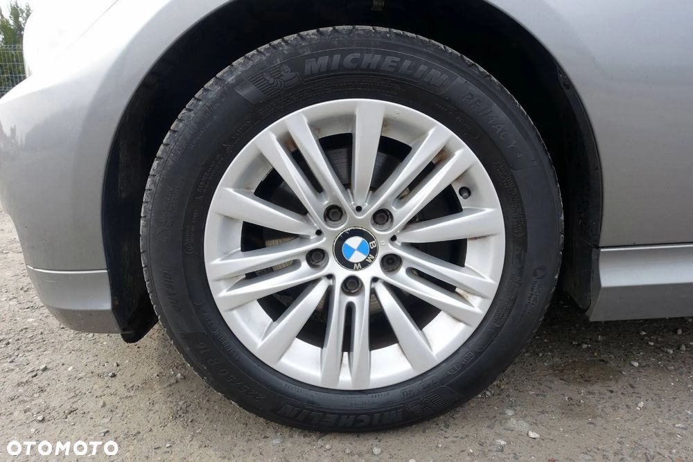 BMW Seria 3 316d Touring - 30