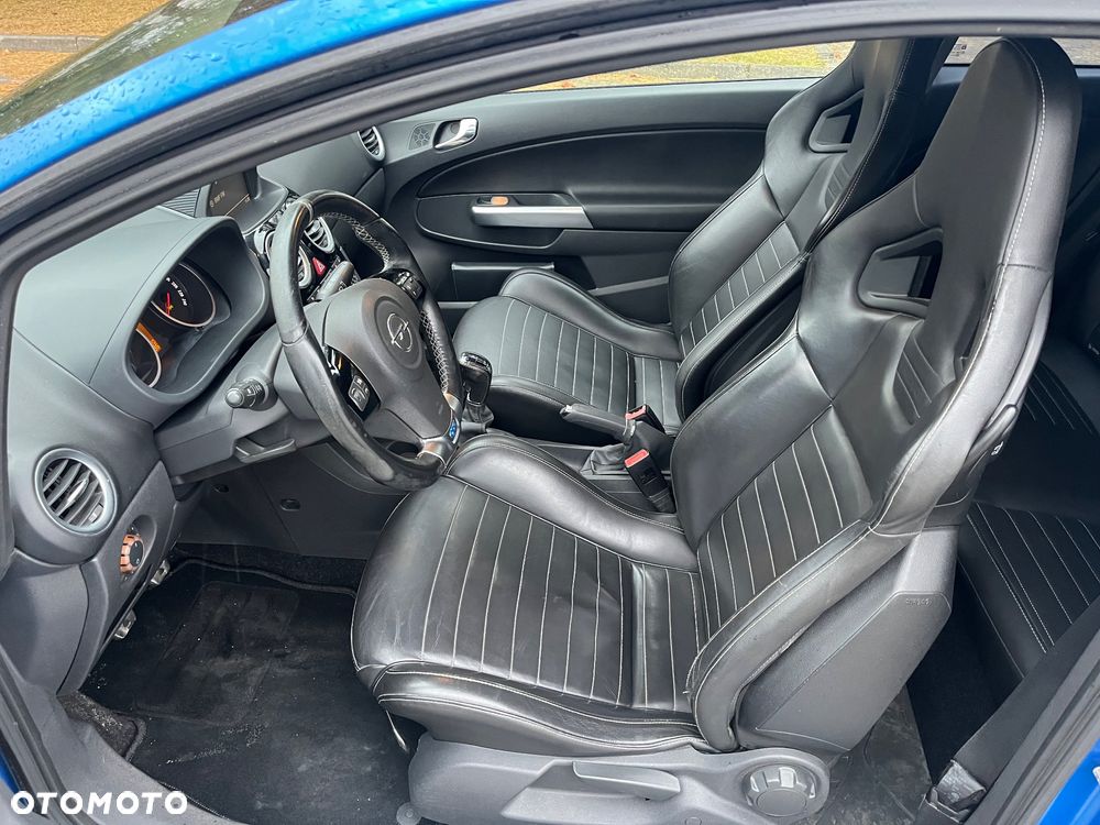 Opel Corsa 1.6T OPC - 4