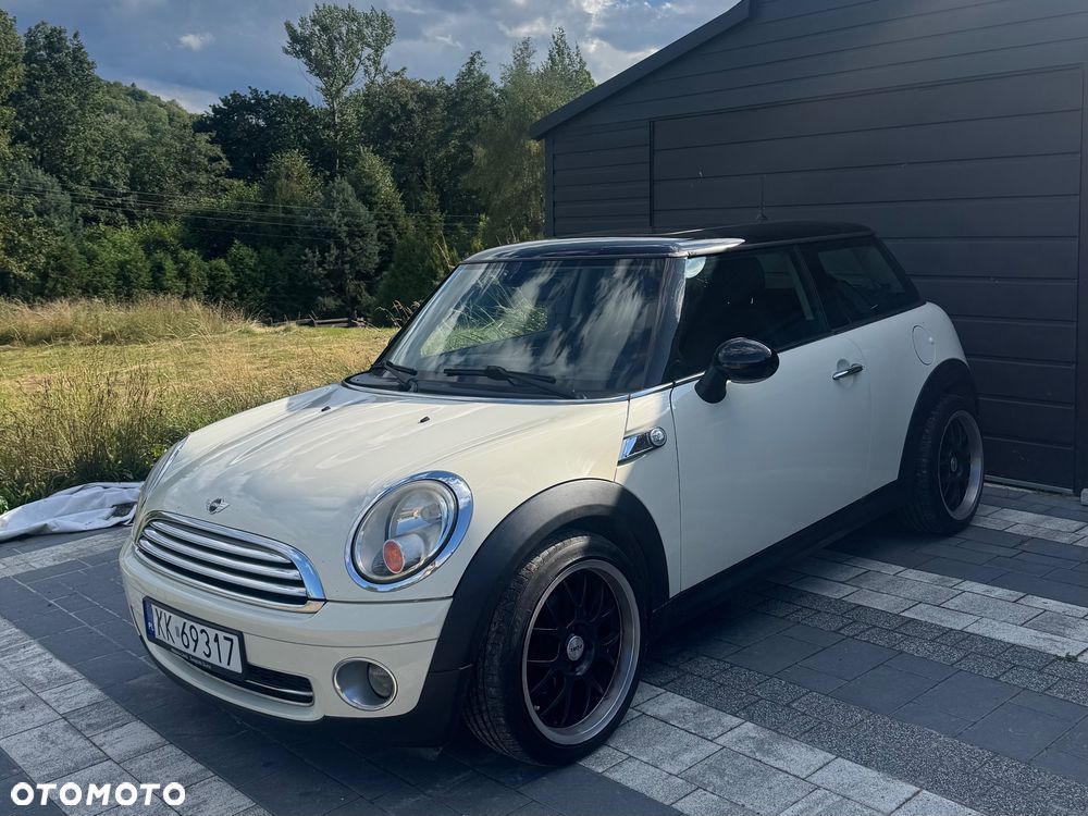 MINI Cooper Standard - 1