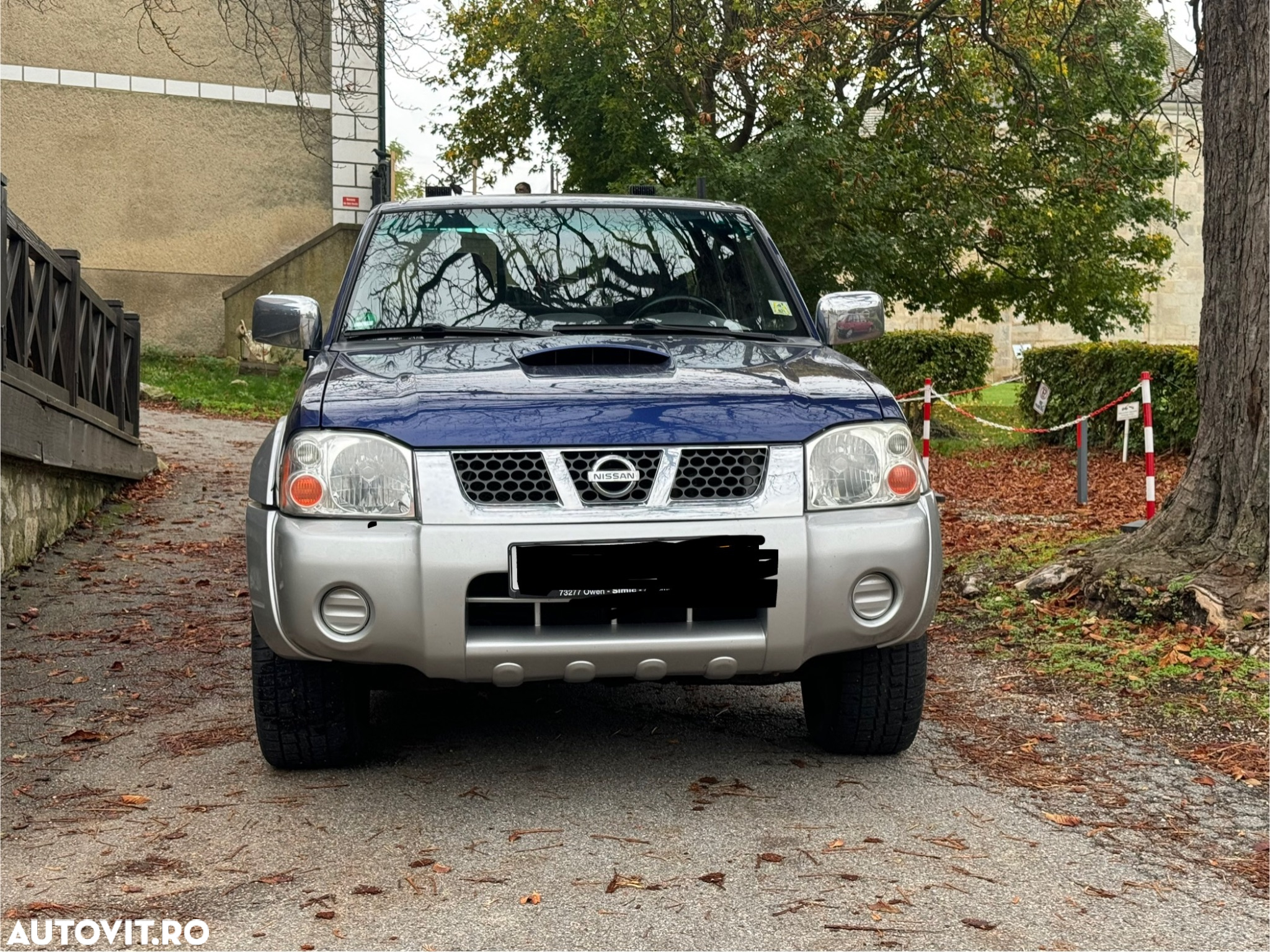 Nissan Pickup - 10