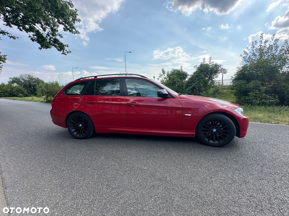 BMW Seria 3 320i Touring - 14