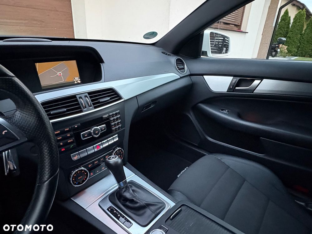 Mercedes-Benz Klasa C 180 (BlueEFFICIENCY) 7G-TRONIC - 21
