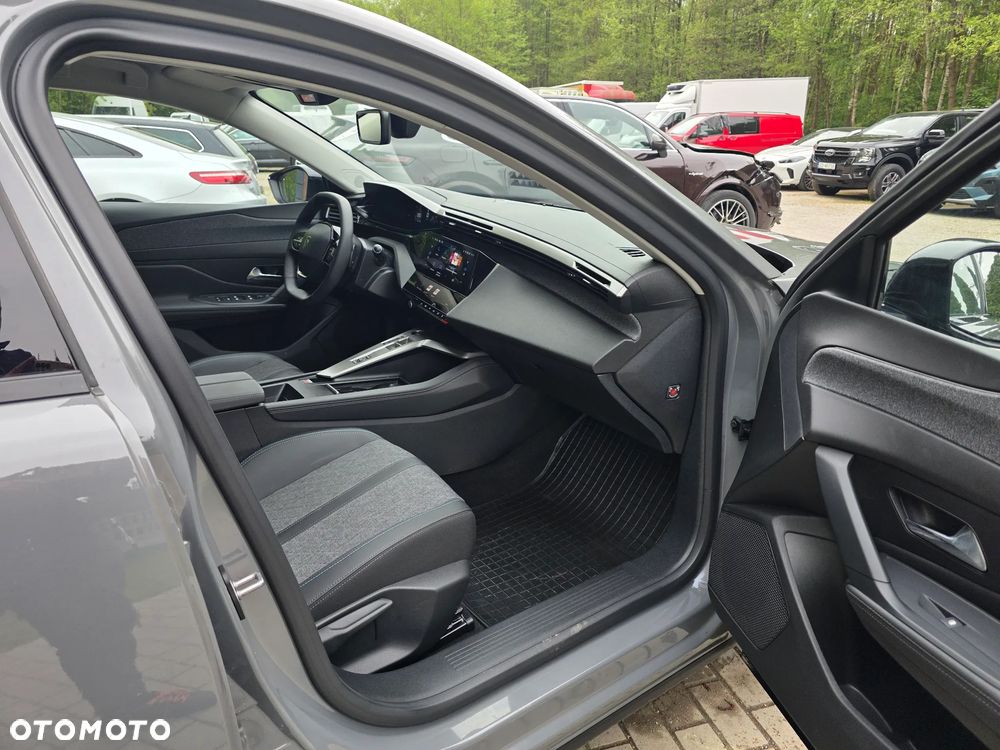 Peugeot 408 1.2 PureTech Allure S&S EAT8 - 17