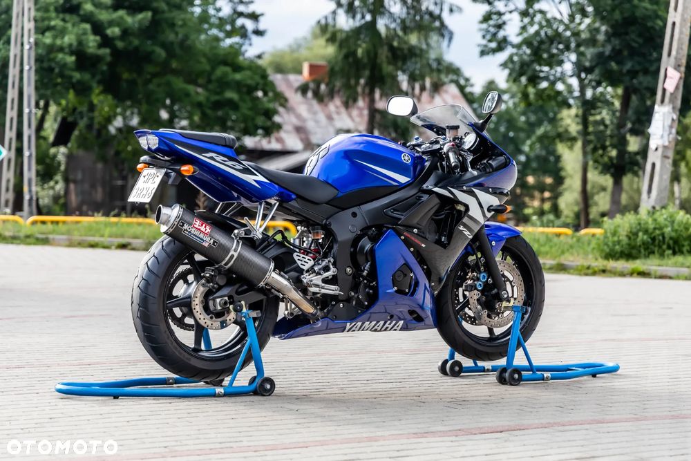 Yamaha R6 - 6