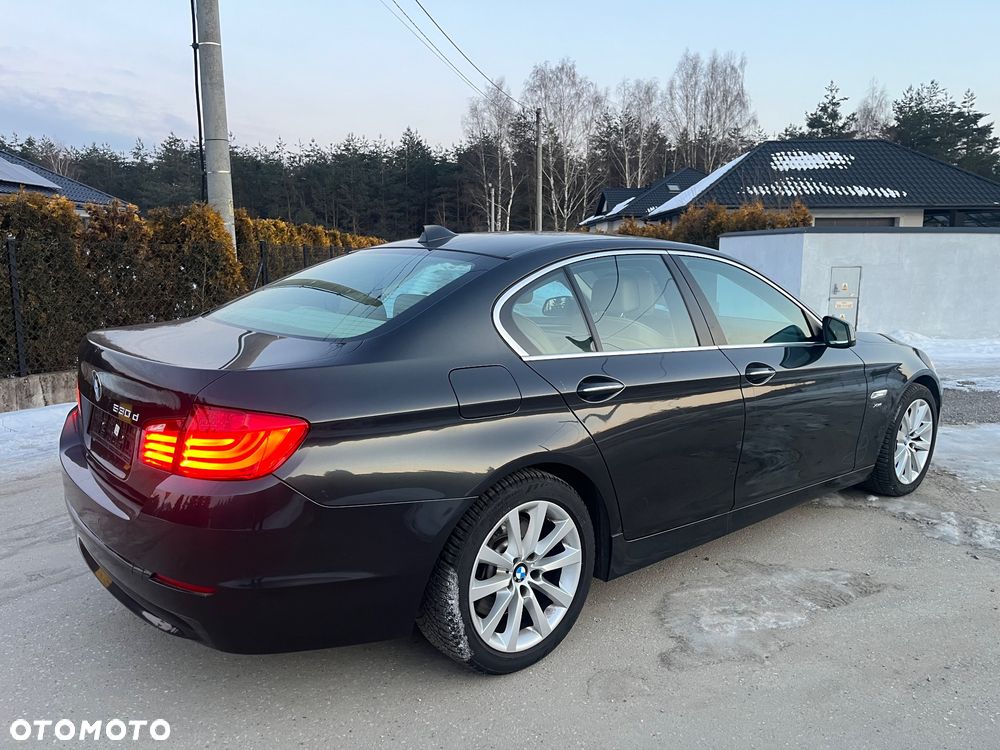 BMW Seria 5 530d xDrive Sport-Aut - 4