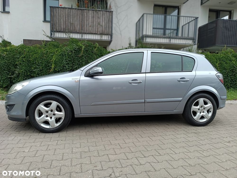 Opel Astra 1.6 NAVI - 9