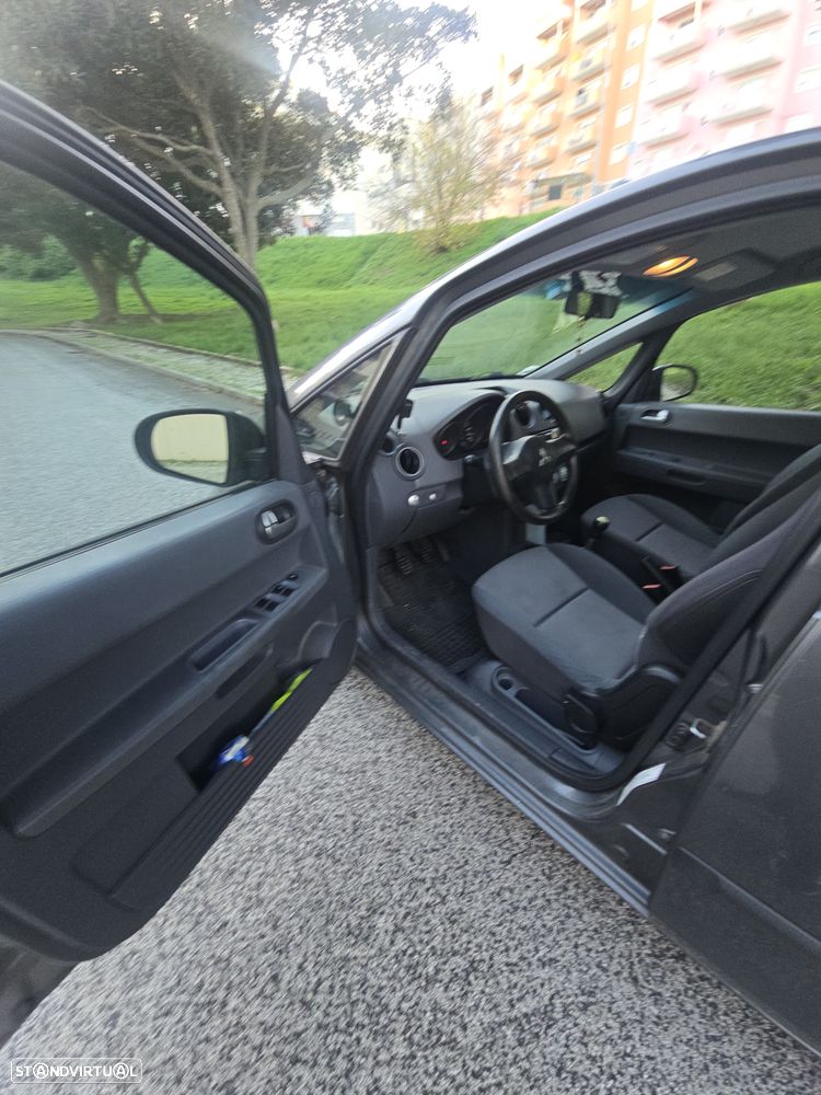 Mitsubishi Colt 1.1 Invite - 13