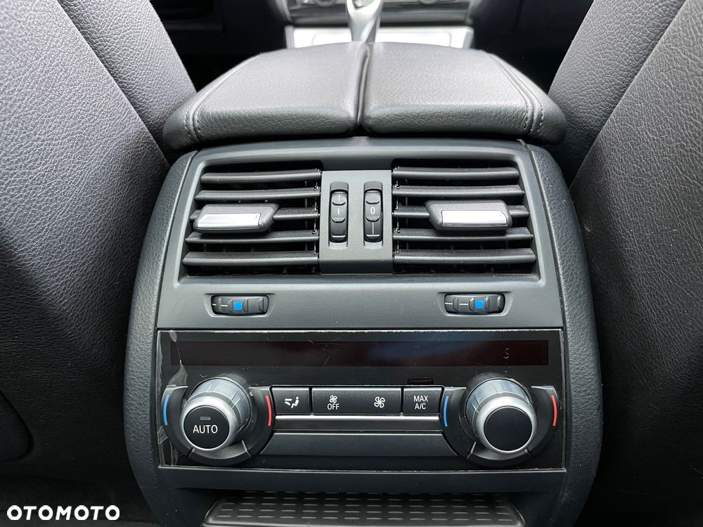 BMW Seria 5 530d xDrive - 16