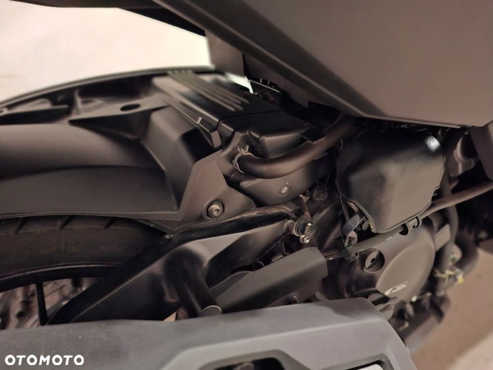 Honda ADV350 - 27