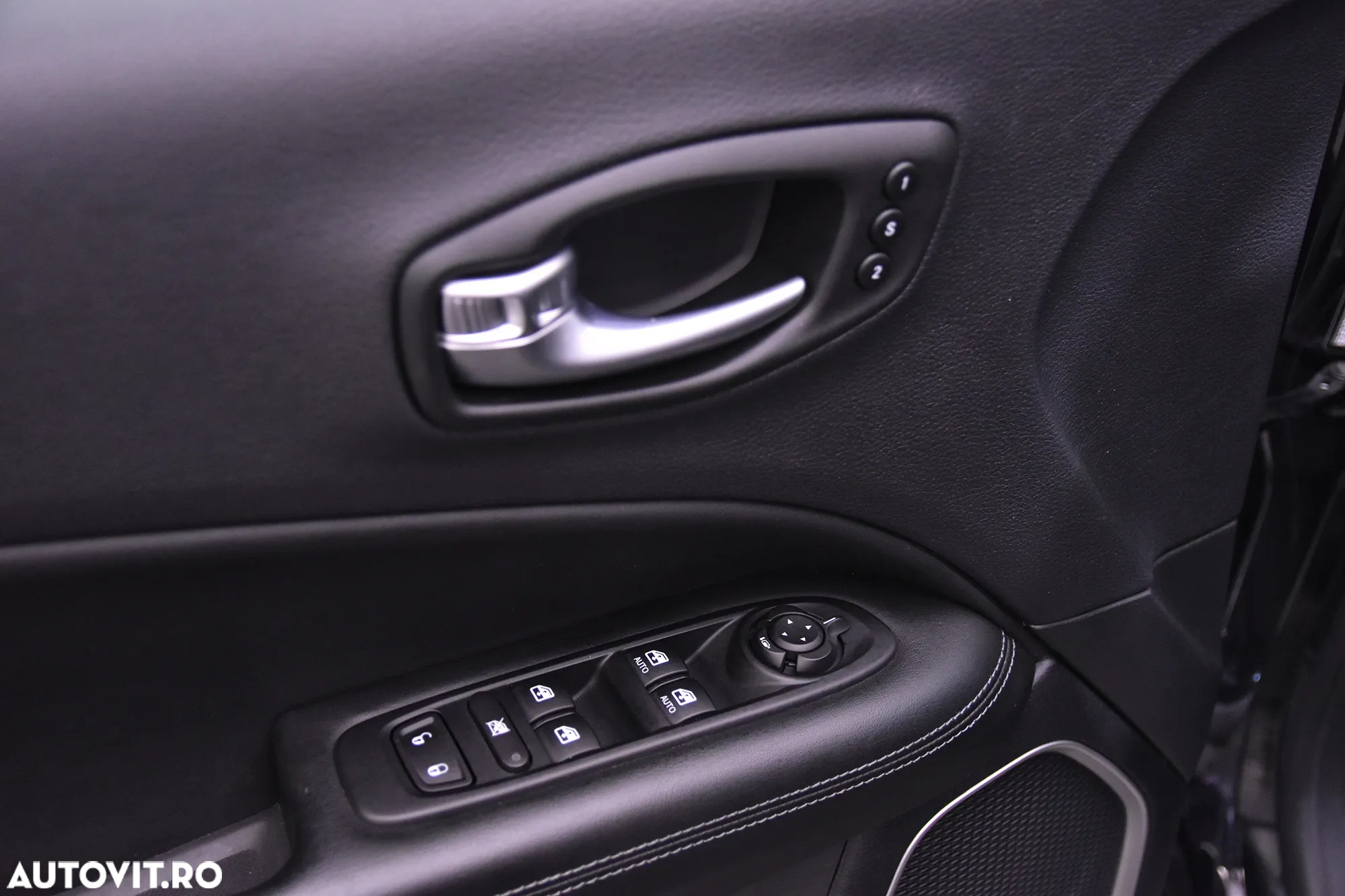 Jeep Compass - 14