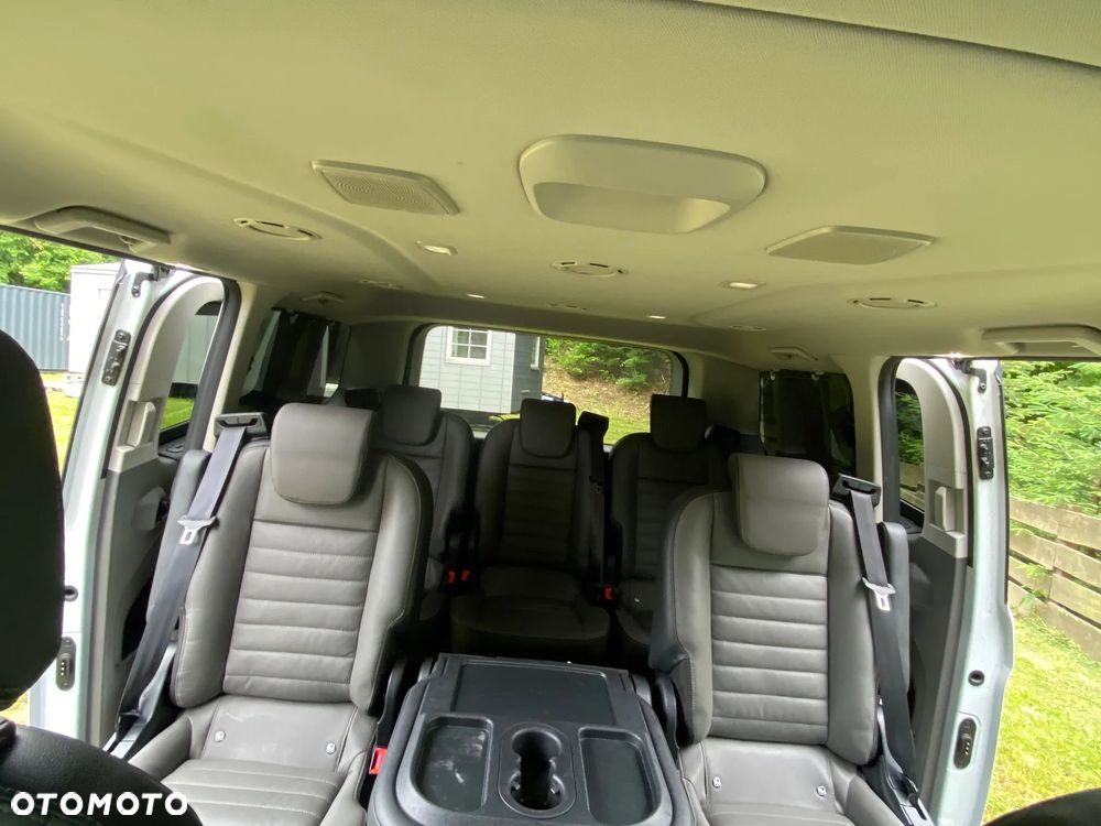 Ford Tourneo Custom - 14