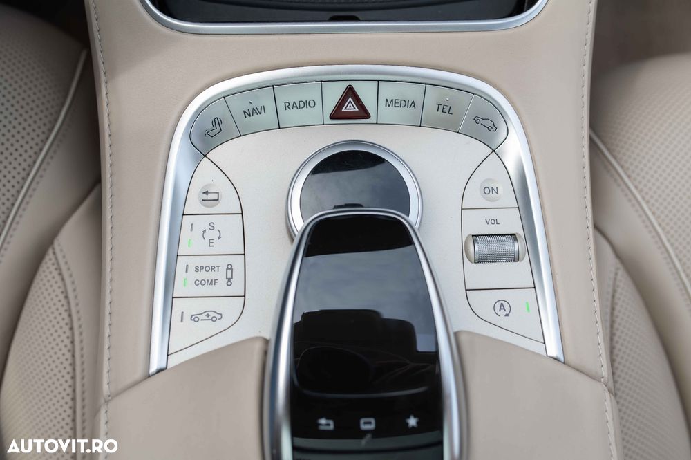 Mercedes-Benz S 500 4MATIC Aut - 35
