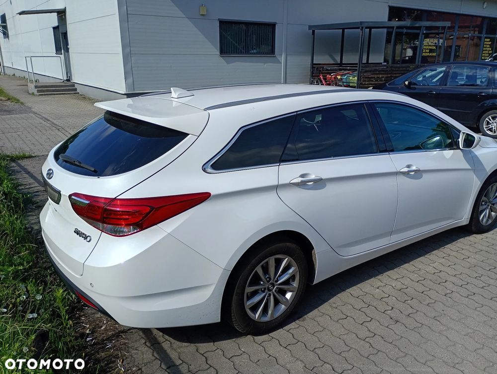 Hyundai i40 Kombi blue 1.6 Family - 7