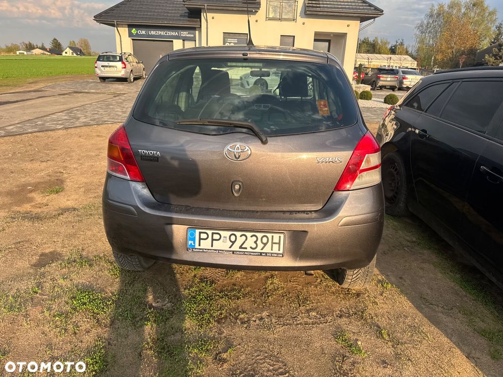 Toyota Yaris 1.4 D-4D Prestige - 17