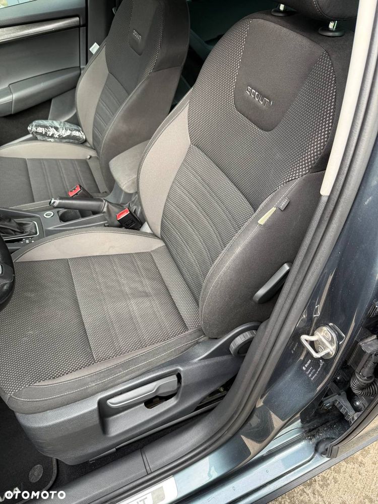 Skoda Octavia Scout 2.0 TDI 4x4 DSG - 24