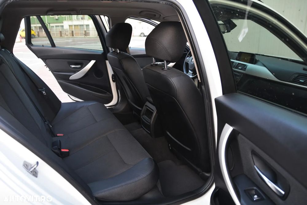 BMW Seria 3 320d Touring xDrive Aut. Edition Luxury Line Purity - 17