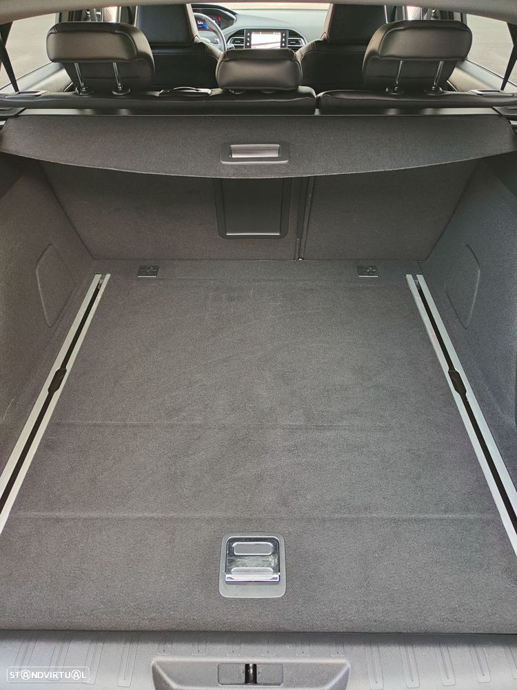 Peugeot 308 SW 1.5 BlueHDi GT EAT8 - 42