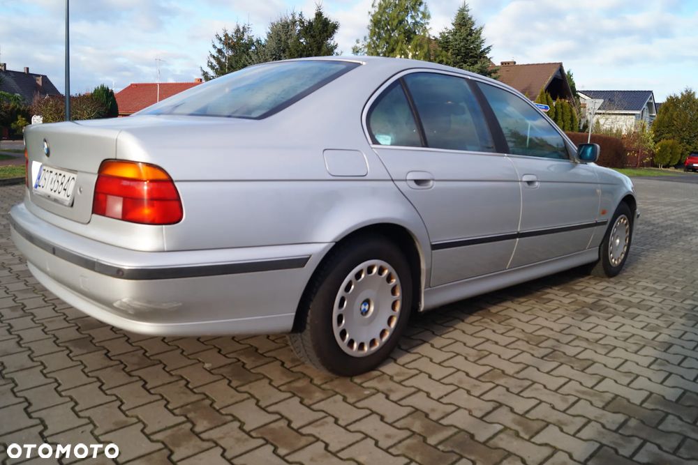 BMW Seria 5 520i - 2