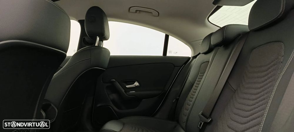 Mercedes-Benz CLA 180 d - 30