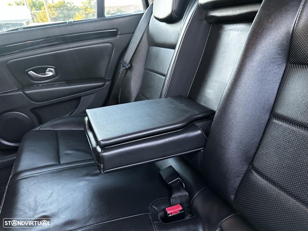 Renault Laguna Break 2.0 dCi Initiale - 37