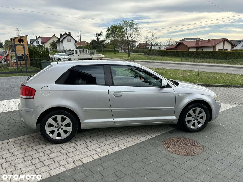 Audi A3 3-drzwiowe 2.0 FSI Attraction - 15