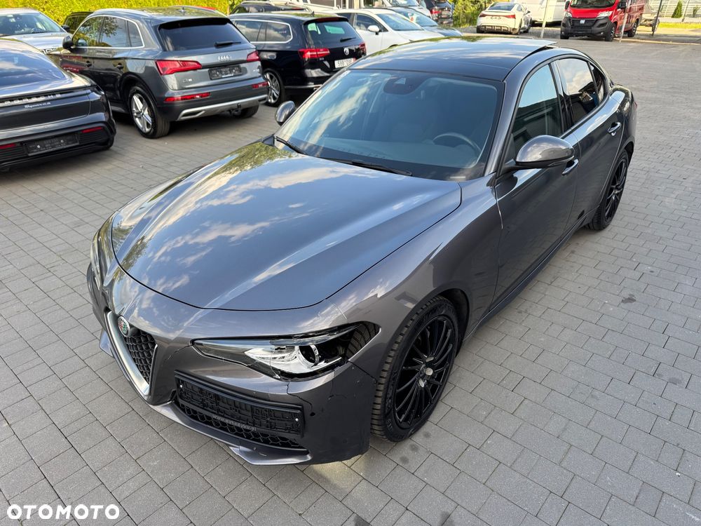 Alfa Romeo Giulia 2.2 AT8 Super - 5