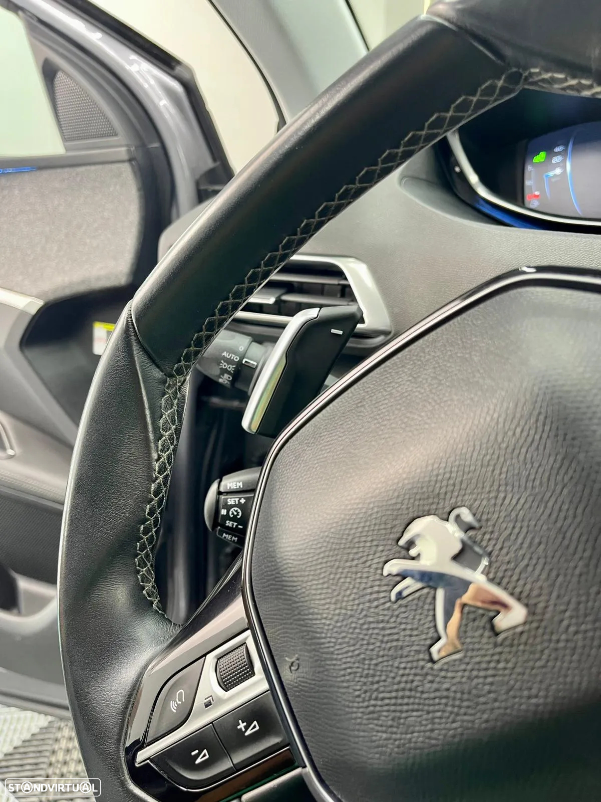 Peugeot 3008 1.6 BlueHDi Allure EAT6 J18 - 26