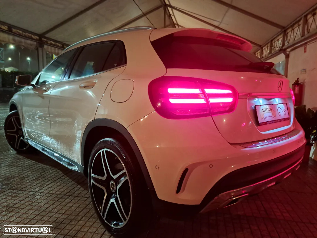 Mercedes-Benz GLA 180 d AMG Line - 35