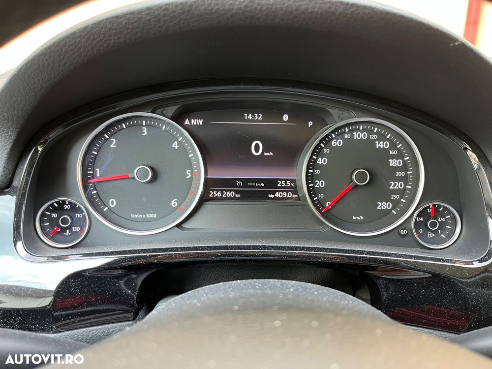 Volkswagen Touareg 3.0 V6 TDI BMT - 11