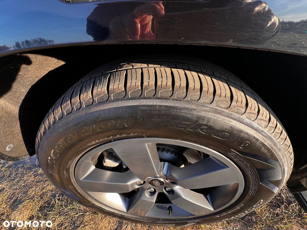 Land Rover Defender - 36